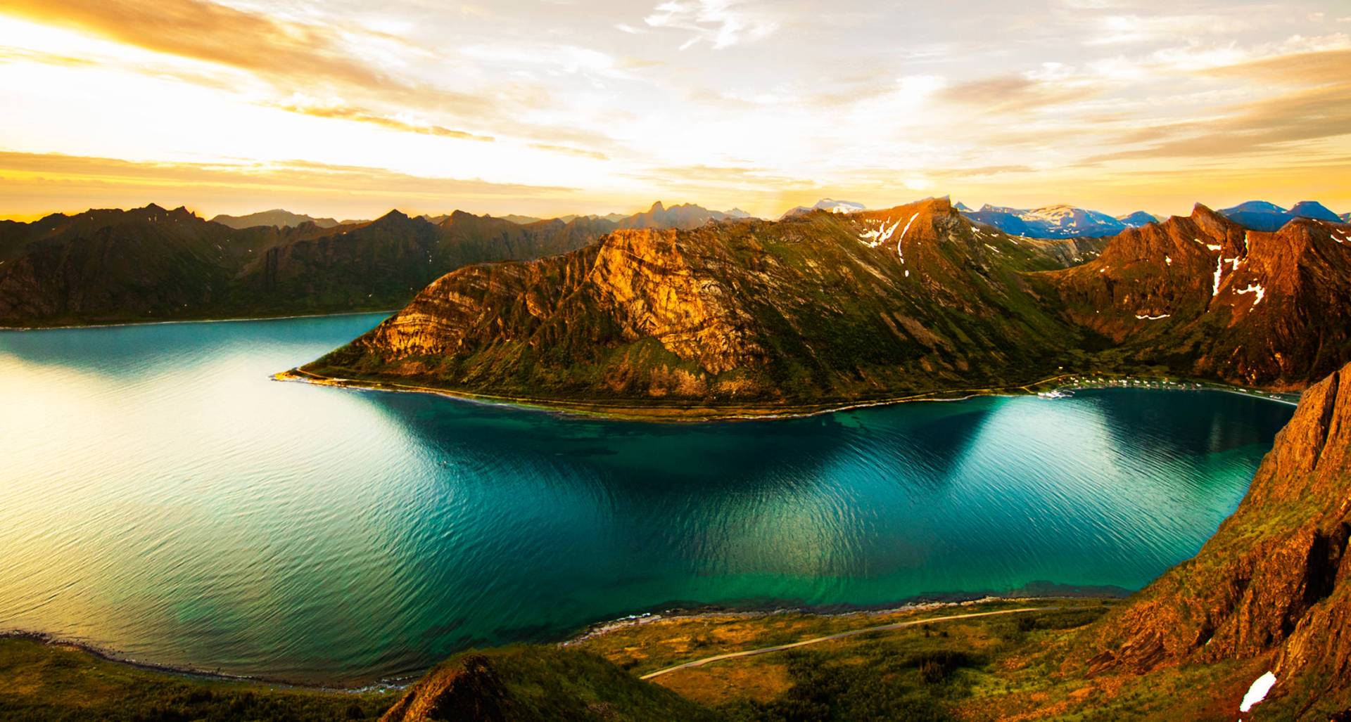 Panorámica de los Fiordos Noruegos Panorámica de los Fiordos Noruegos